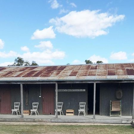 Отель The Woolshed At Jondaryan Экстерьер фото